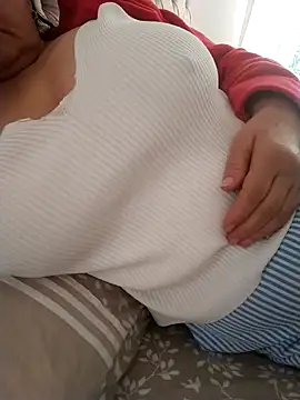 zerdaliii online show from November 18, 2025, 6:06 am