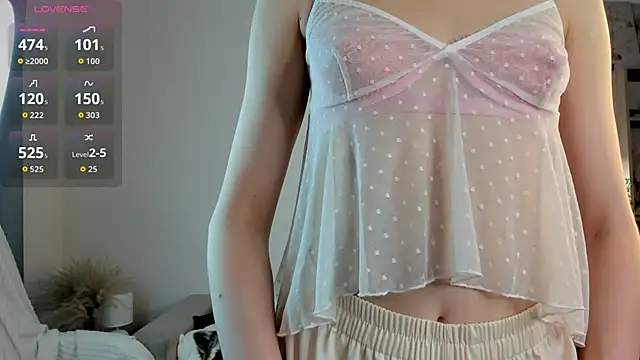 Snapshot of Ice_Strawberry chatting on October 23, 2025, 3:16 am Ice Strawberry online show from October 23, 2025, 3:16 am