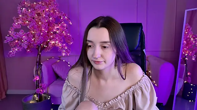 AliceLids online show from September 27, 2025, 3:07 pm