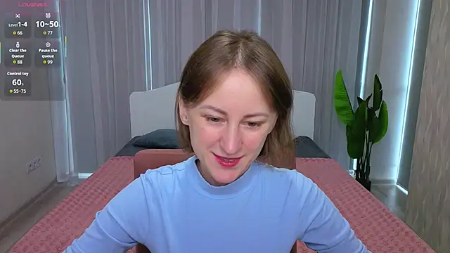 LuluChiiii online show from October 11, 2025, 9:43 am