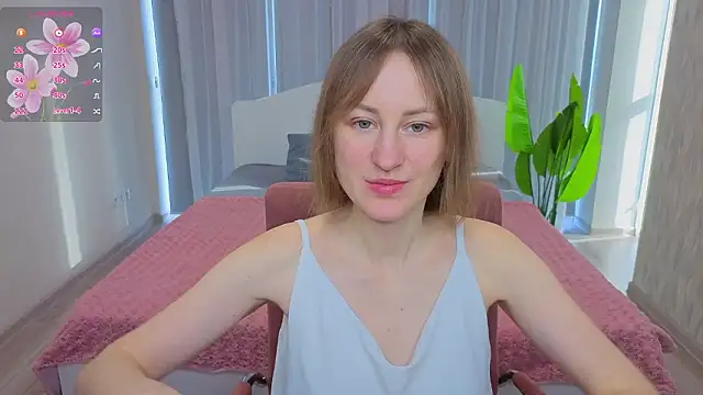 Snapshot of LuluChiiii chatting on February 3, 2026, 9:58 am LuluChiiii online show from February 3, 2026, 9:58 am