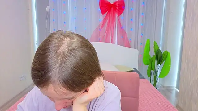 LuluChiiii online show from December 23, 2025, 10:36 am