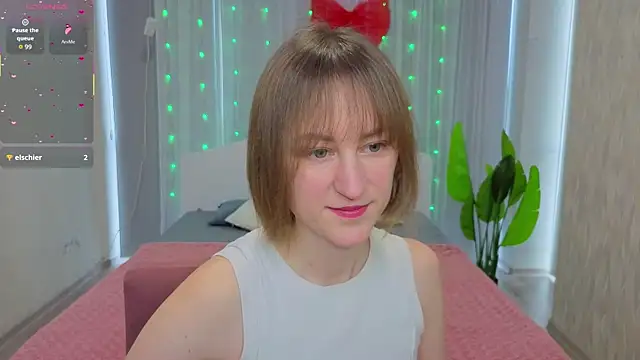 Snapshot of LuluChiiii chatting on January 17, 2026, 9:24 am LuluChiiii online show from January 17, 2026, 9:24 am