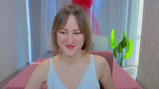 Snapshot of LuluChiiii chatting on February 22, 2026, 9:22 am LuluChiiii online show from February 22, 2026, 9:22 am