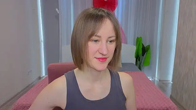 Snapshot of LuluChiiii chatting on February 20, 2026, 11:12 am LuluChiiii online show from February 20, 2026, 11:12 am