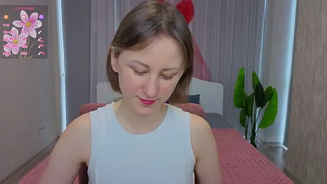 Snapshot of LuluChiiii chatting on February 27, 2026, 11:21 am LuluChiiii online show from February 27, 2026, 11:21 am