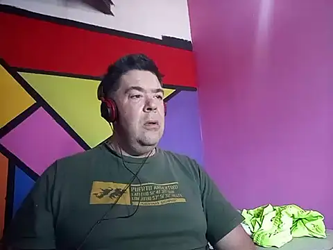 BabyBearMilk online show from November 11, 2025, 3:51 pm