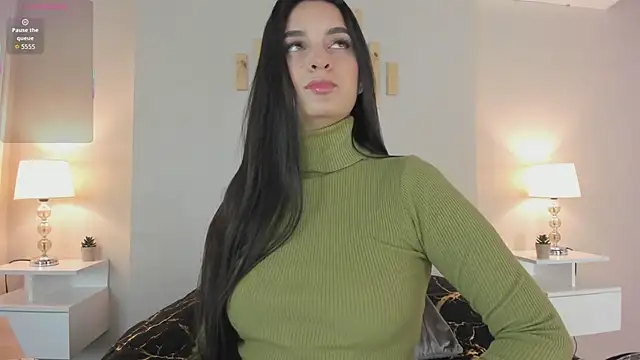 natachadiaz  online show from October 21, 2025, 11:20 am