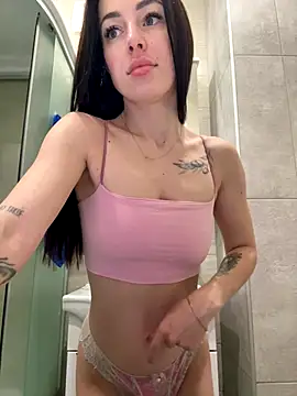 SakuraSara online show from December 17, 2025, 4:06 am