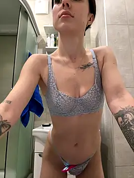 SakuraSara online show from October 22, 2025, 4:12 am