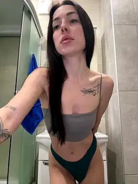 SakuraSara online show from November 28, 2025, 4:45 am