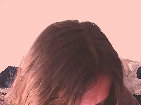 NathaSlave online show from December 18, 2025, 9:40 pm