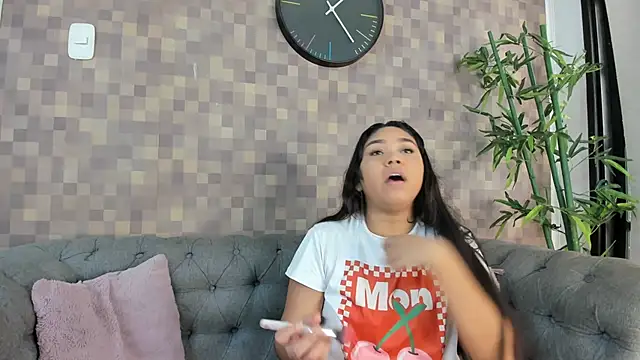 shanon marel online show from November 2, 2025, 12:10 pm