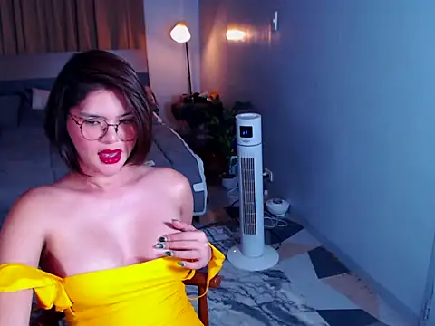 BonnyTyra online show from June 2, 2026, 6:13 am