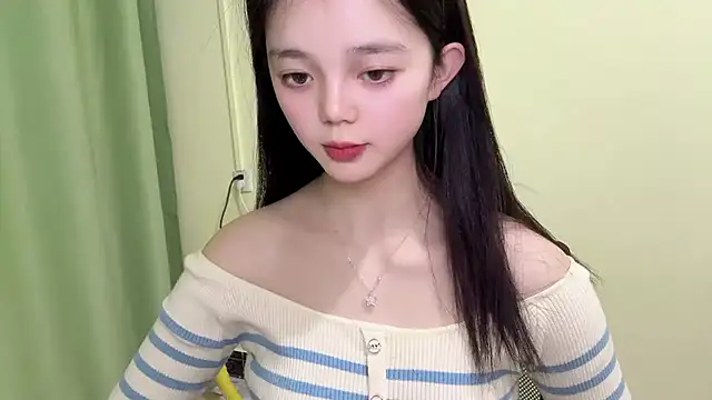 Nicole-13 online show from November 30, 2025, 12:50 pm