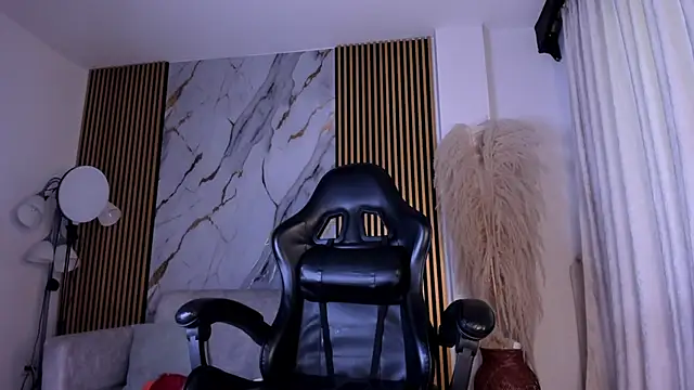 Snapshot of JulienSaint chatting on April 29, 2026, 11:47 am JulienSaint online show from April 29, 2026, 11:47 am