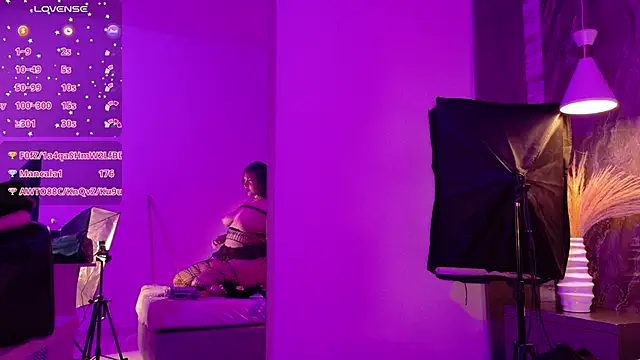 SamanthaaReed online show from September 19, 2025, 3:32 am