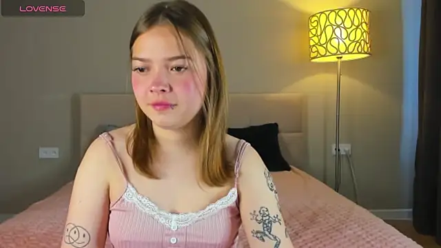 patriciapink online show from September 18, 2025, 8:28 am