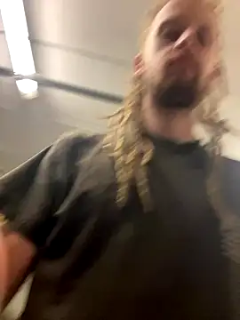 dikkefluit online show from September 14, 2025, 2:56 am