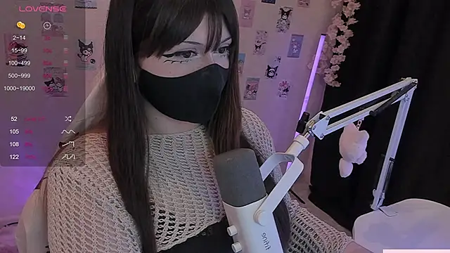-Nanamin- online show from May 18, 2026, 7:51 pm