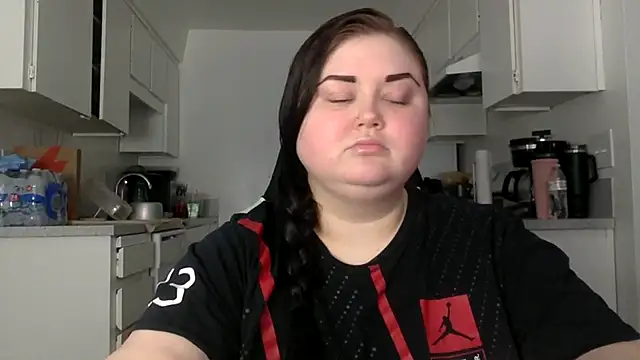 JJbaby1 online show from November 13, 2025, 5:28 pm