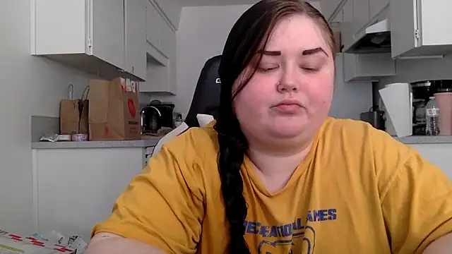 JJbaby1 online show from October 15, 2025, 4:26 pm