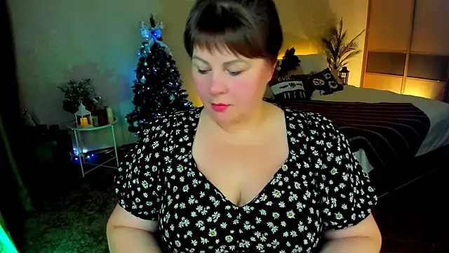 CrystaalStaar online show from December 15, 2025, 8:47 pm