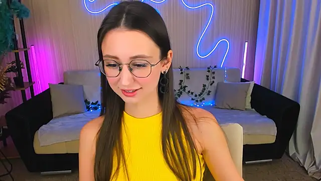 YourLovellyStory online show from September 26, 2025, 4:25 pm