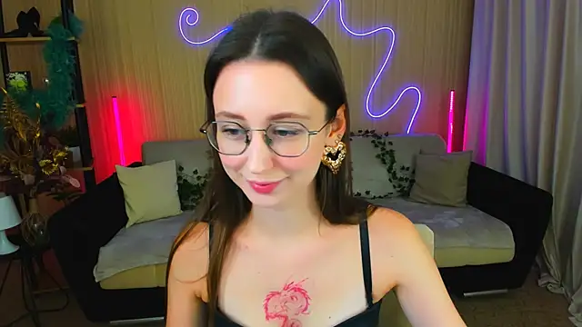 YourLovellyStory online show from November 17, 2025, 4:33 pm