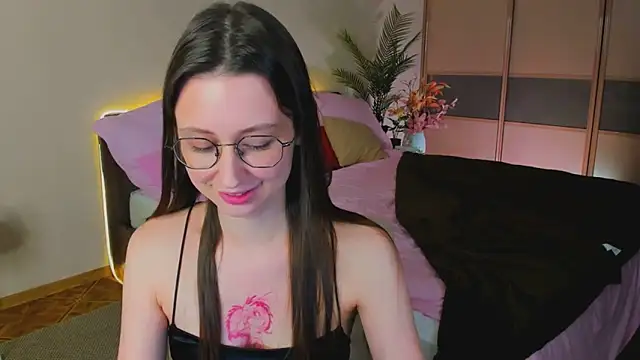 YourLovellyStory online show from April 19, 2026, 11:33 am