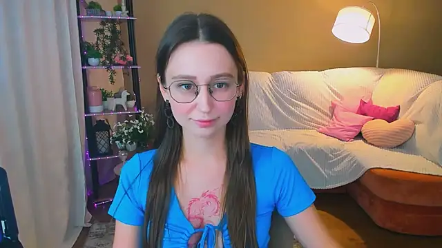 YourLovellyStory online show from September 12, 2025, 6:29 pm