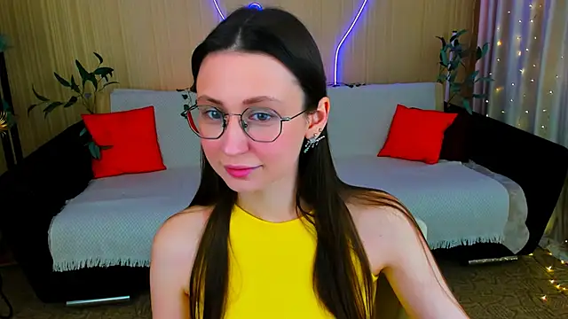 YourLovellyStory online show from April 5, 2026, 4:35 pm