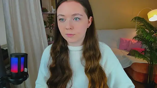 AlluringLookk online show from October 15, 2025, 12:24 pm