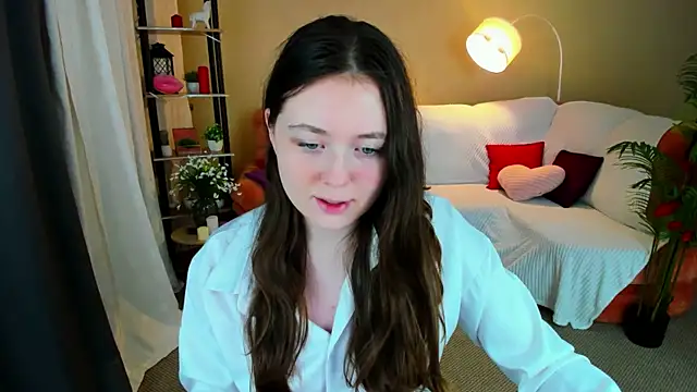 AlluringLookk online show from February 16, 2026, 6:39 pm