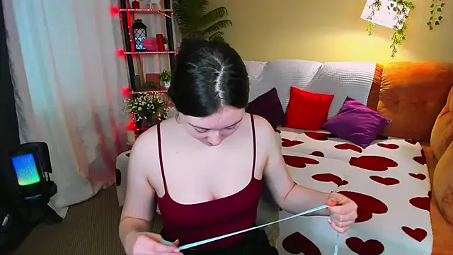 AlluringLookk online show from April 11, 2026, 7:45 am