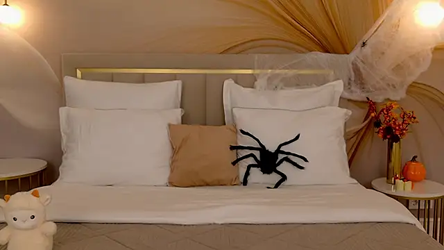 VanessaFields online show from October 22, 2025, 3:11 pm