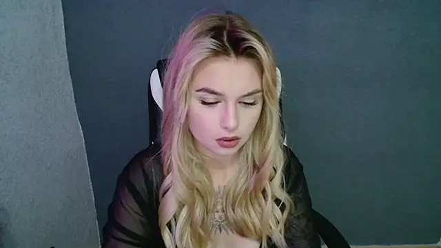 AngelicaHollywood online show from September 8, 2025, 8:08 pm