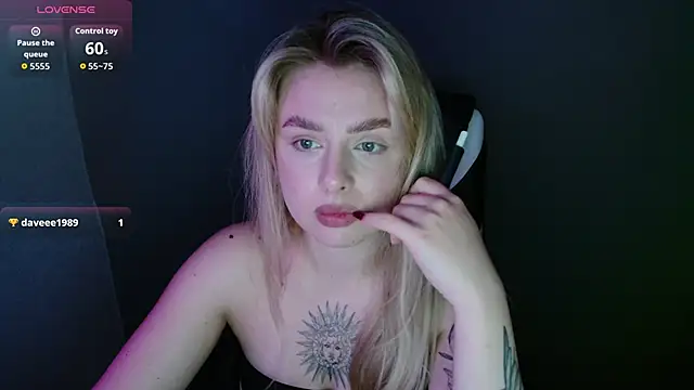 AngelicaHollywood online show from October 4, 2025, 8:21 pm