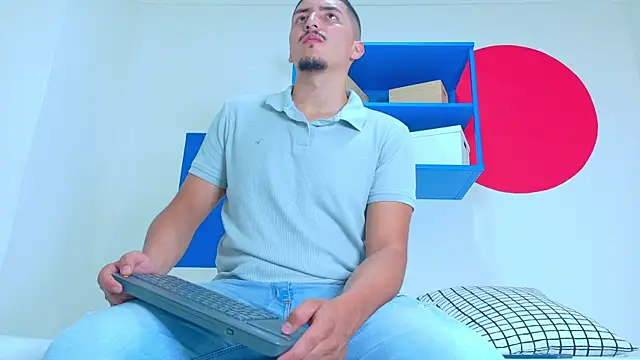 MrFox   online show from September 22, 2025, 7:31 pm