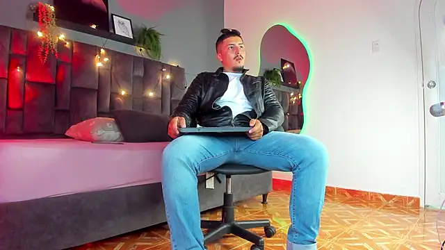 MrFox   online show from February 5, 2026, 7:32 pm