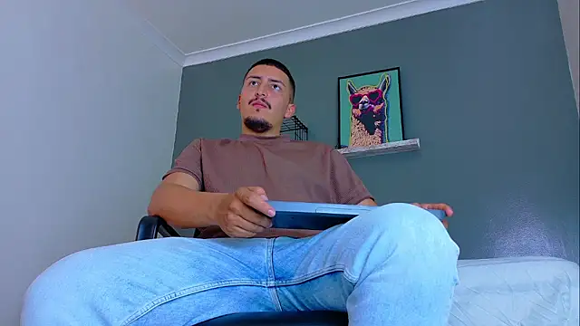 MrFox   online show from April 10, 2026, 7:32 pm