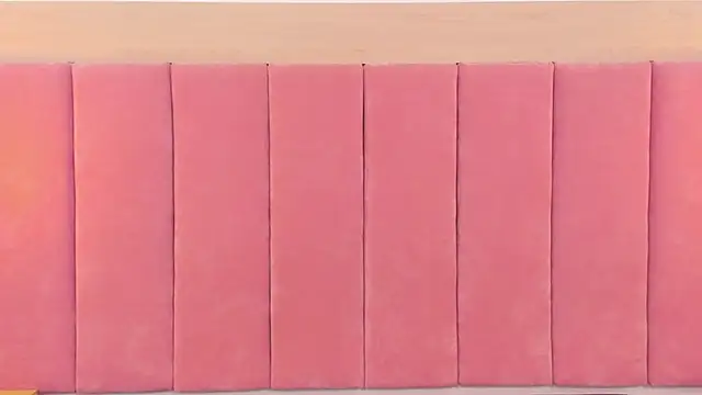 Snapshot of Emilia_Bons chatting on October 4, 2025, 1:51 am Emilia Bons online show from October 4, 2025, 1:51 am