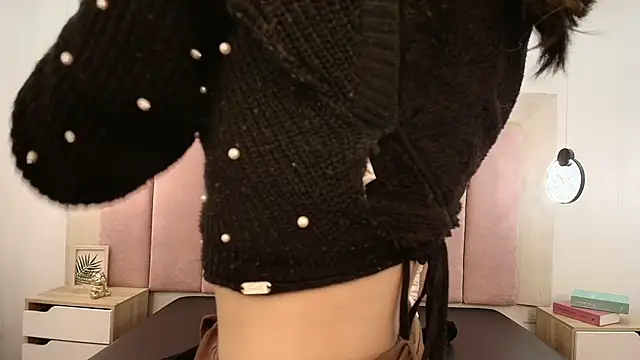 Snapshot of Emilia_Bons chatting on September 9, 2025, 1:20 pm Emilia Bons online show from September 9, 2025, 1:20 pm