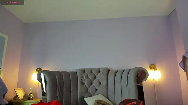 Emilia Bons online show from March 14, 2026, 2:39 am