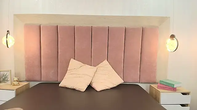 Snapshot of Emilia_Bons chatting on September 15, 2025, 2:50 pm Emilia Bons online show from September 15, 2025, 2:50 pm