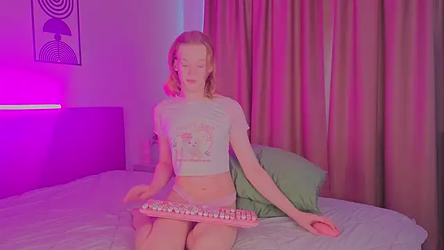 Olivia-Pink online show from June 1, 2026, 7:30 am