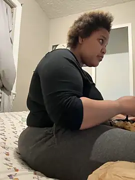 chocolate bella online show from October 26, 2025, 1:17 am