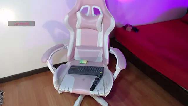 Lia Arellano online show from April 19, 2026, 7:05 pm