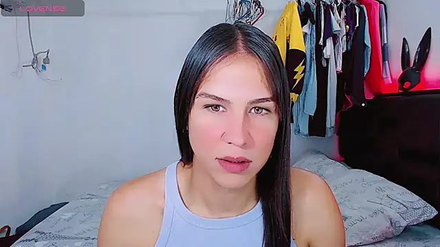 Snapshot of Azley_sweet chatting on June 21, 2026, 3:18 pm Azley sweet online show from June 21, 2026, 3:18 pm