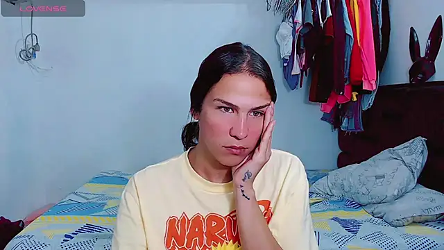 Snapshot of Azley_sweet chatting on May 22, 2026, 9:35 pm Azley sweet online show from May 22, 2026, 9:35 pm